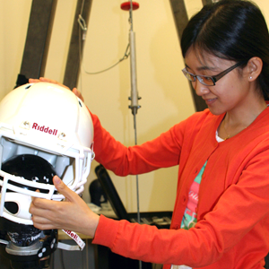 photo of Lyndia Wu in the laboratory