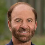 Headshot portrait of Gary Steinberg - Bernard and Ronni Lacroute-William Randolph Hearst Professor in Neurosurgery and Neurosciences and Professor (by courtesy) of Neurology