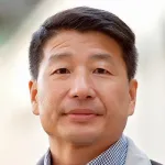 Outodor headshot photo of a male Asian faculty member, Dr. Sean M. Wu, Professor of Medicine at Stanford University.