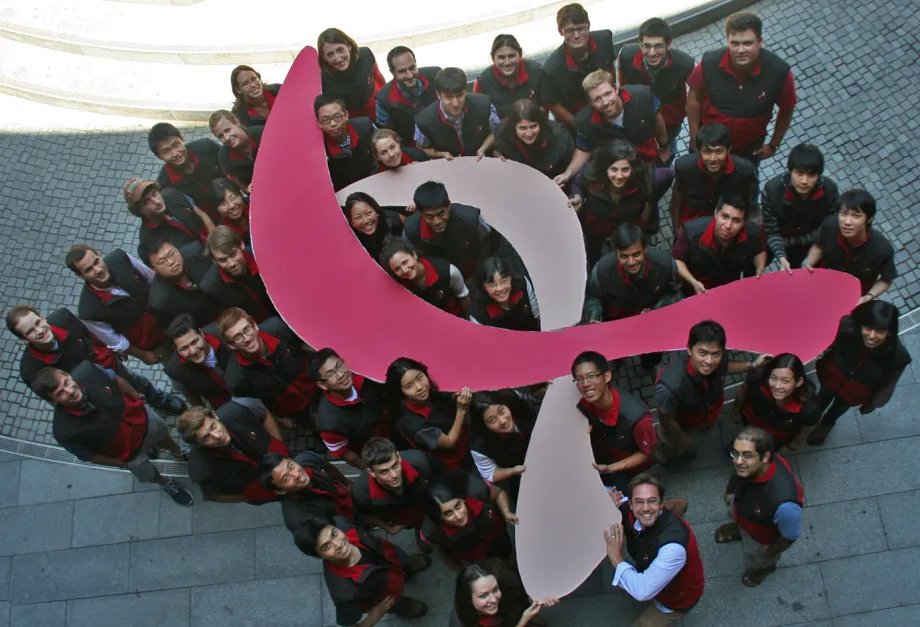 group photo of the 2013 Bio-X fellowship students